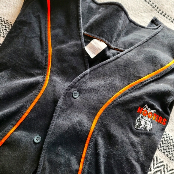 Vintage Hooters Jersey Shirt - Picture 1 of 5